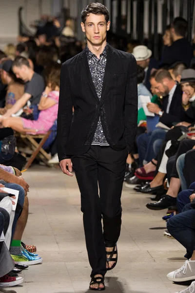 Look 43